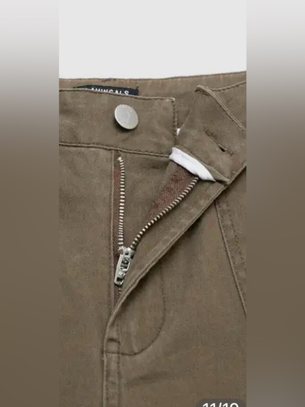 Flamingals Patch Pocket Seam Front Mid Rise Barrel Leg Capri Pants - Picture 7 of 14